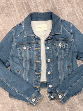 Pilcro- Anthropologie Medium Wash Blue Denim Jacket size SMALL